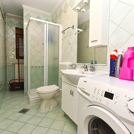 House Veli Vrh 2322 * Пула