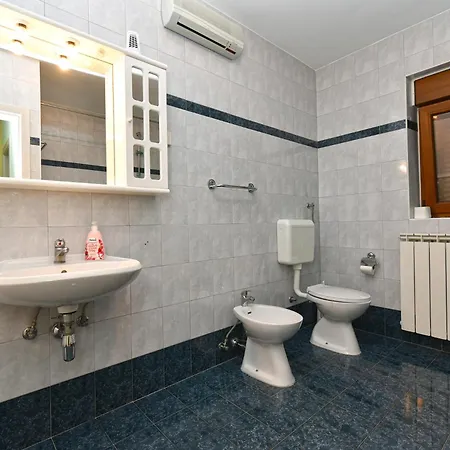 House Veli Vrh 2322 *