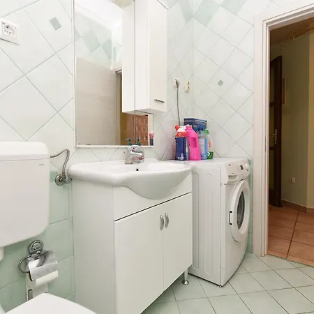 House Veli Vrh 2322 *