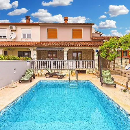 بيت للعطل House Veli Vrh 2322