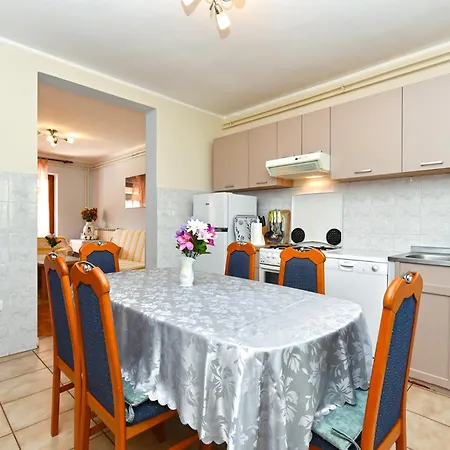 بيت للعطل House Veli Vrh 2322