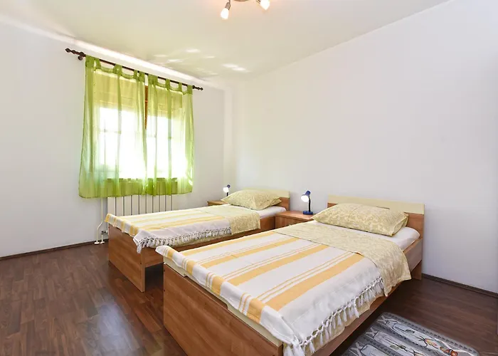 Будинок відпочинку House Veli Vrh 2322 *