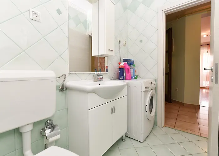 House Veli Vrh 2322 *