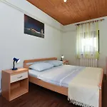 House Veli Vrh 2322