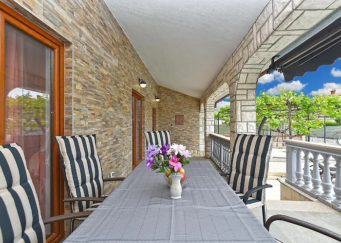 House Veli Vrh 2322